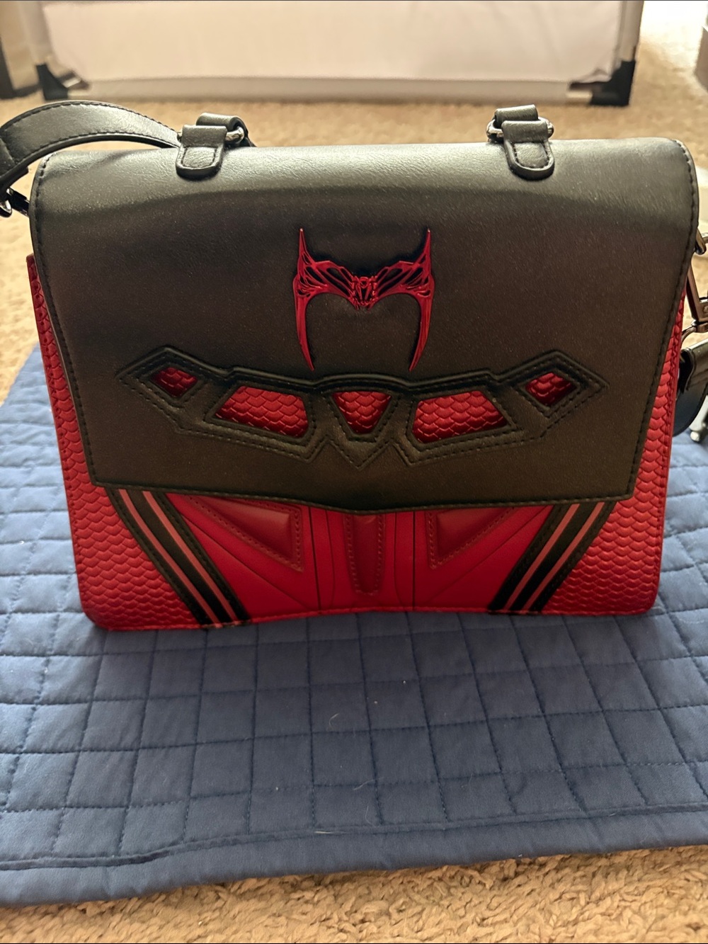 Box lunch Marvel “Wanda Vision”  Black and Red Graphic Hand Bag/Crossbody